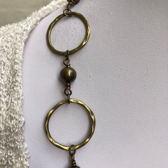 Hammered circle rings long chain in antique bronze - Picture 2 of 6